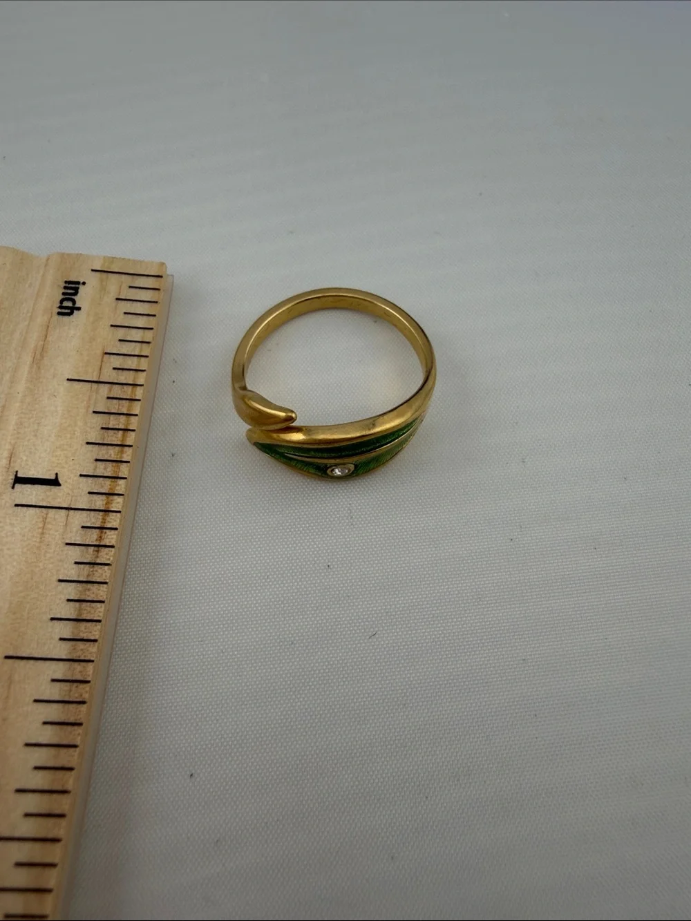 Vintage Gold-Tone Green Enamel Leaf Accent Ring with Center Stone